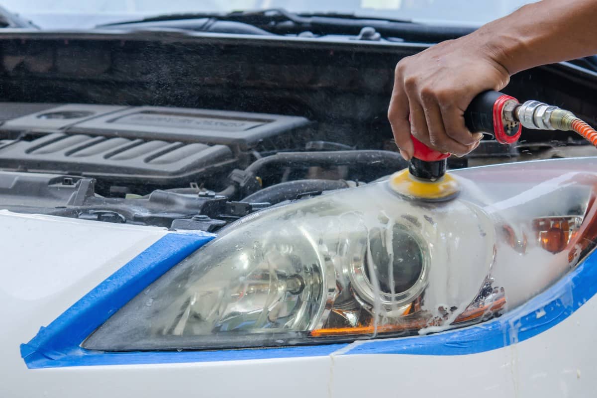 Consejos para limpiar faros del coche