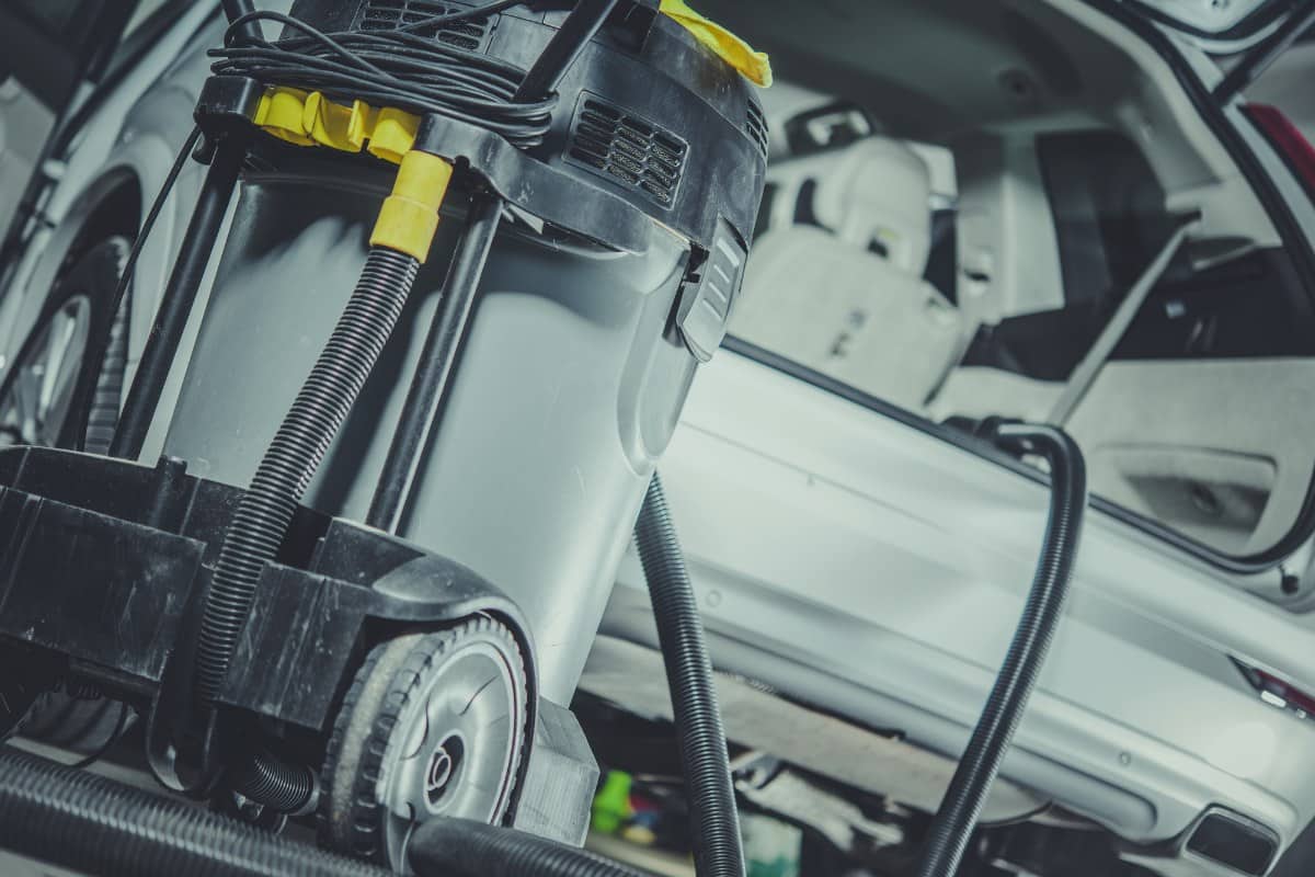 Trucos para limpiar el coche por dentro